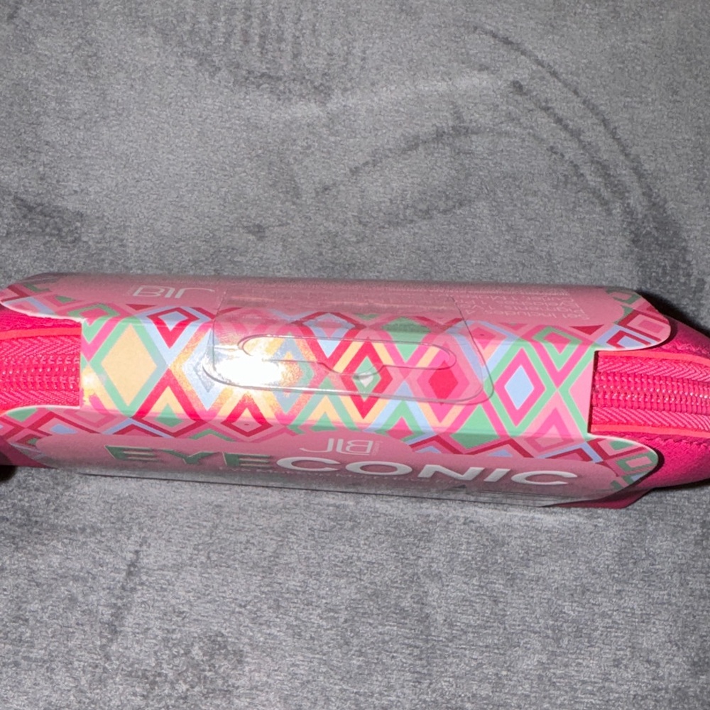 JLB Eyeconic-NWT Eye Makeup Kit with Pink Bag - Picture 7 of 11